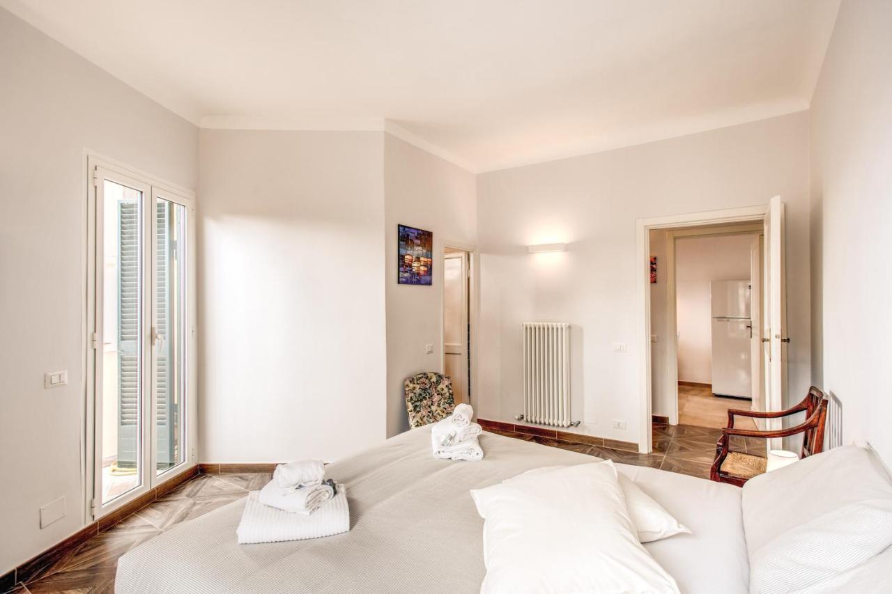 Appartamento Cavour Attic With Terrace Roma Esterno foto