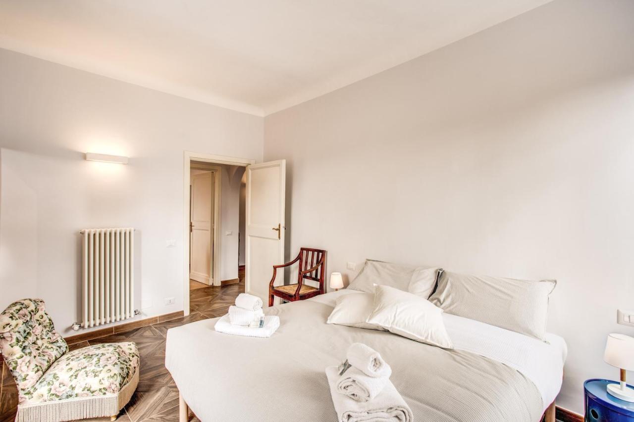 Appartamento Cavour Attic With Terrace Roma Esterno foto